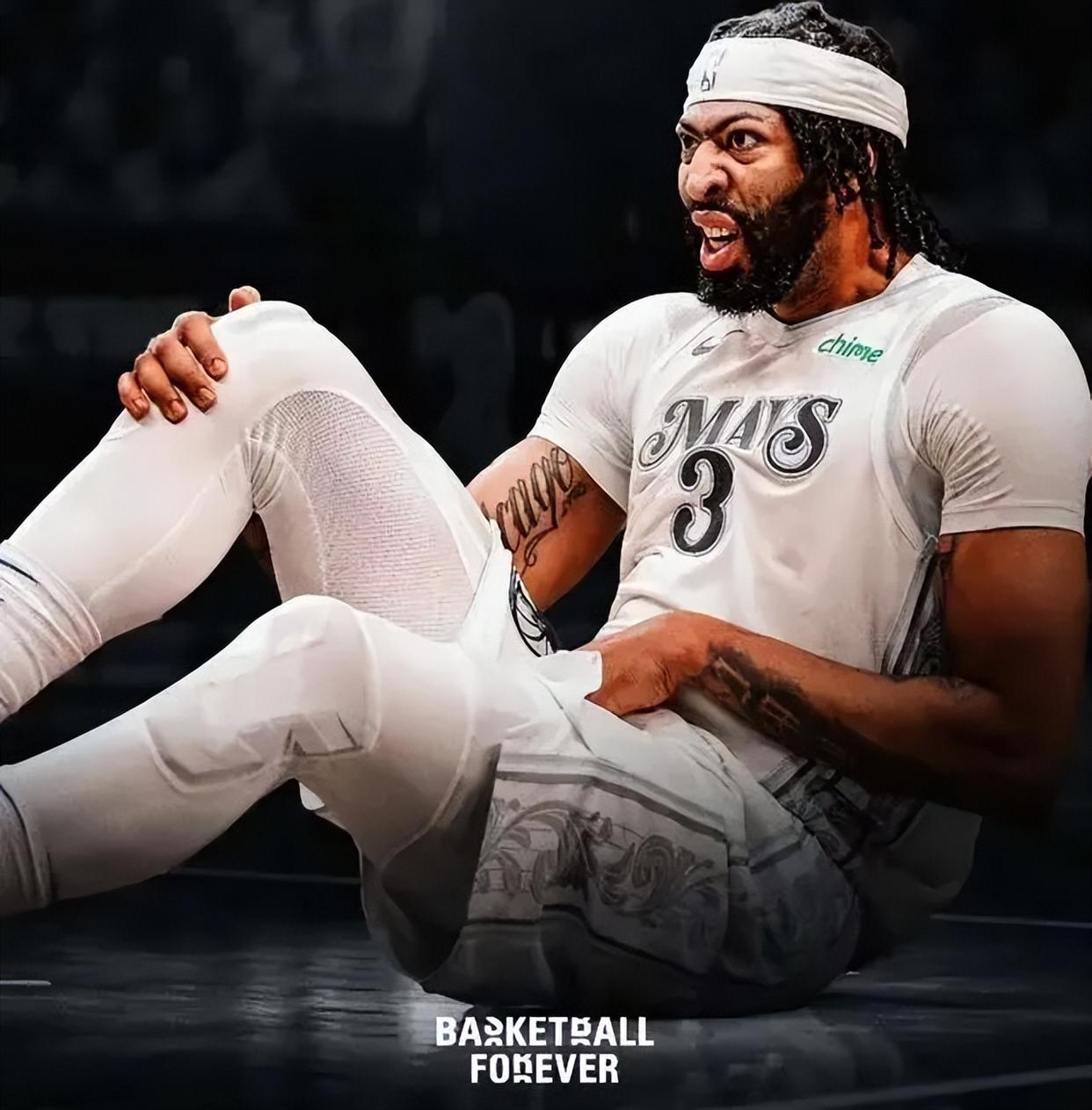 九游体育-浓眉哥连续十二场比赛得分超过夺冠，篮网不断突破！观众掌声雷动(浓眉哥来火箭能夺冠吗)