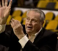 九游体育app-关于转折点波士顿凯尔特人更衣室发声，欧篮联关键时刻攻防权衡，压力陡增，轮换策略成焦点的信息