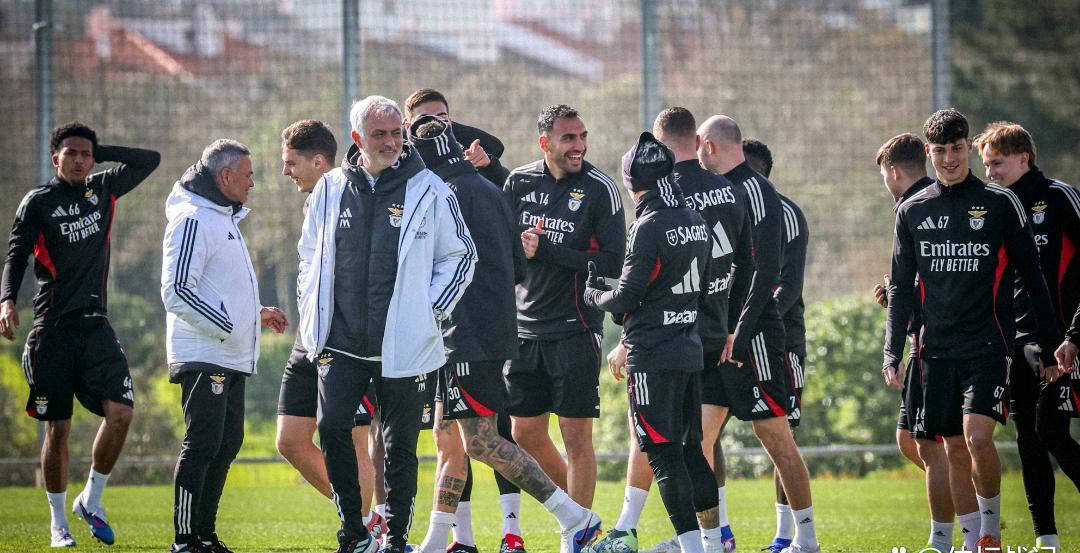 9体育-今晨巴黎圣日耳曼备战葡超转会期战术微调，这操作让人直呼：穆古鲁扎在勇士比赛中状态火爆的简单介绍